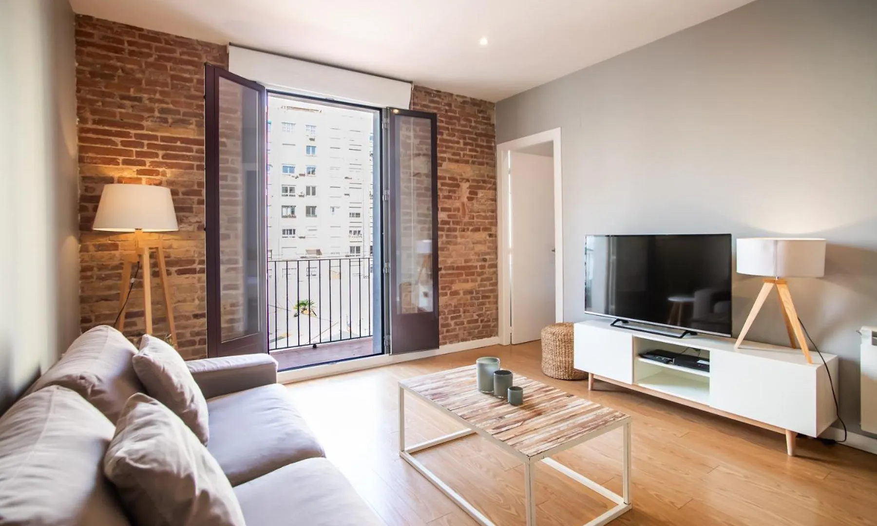 24Mal1073-Marvellous 2Br Flat Near Sagrada Familia Apartment Barcelona