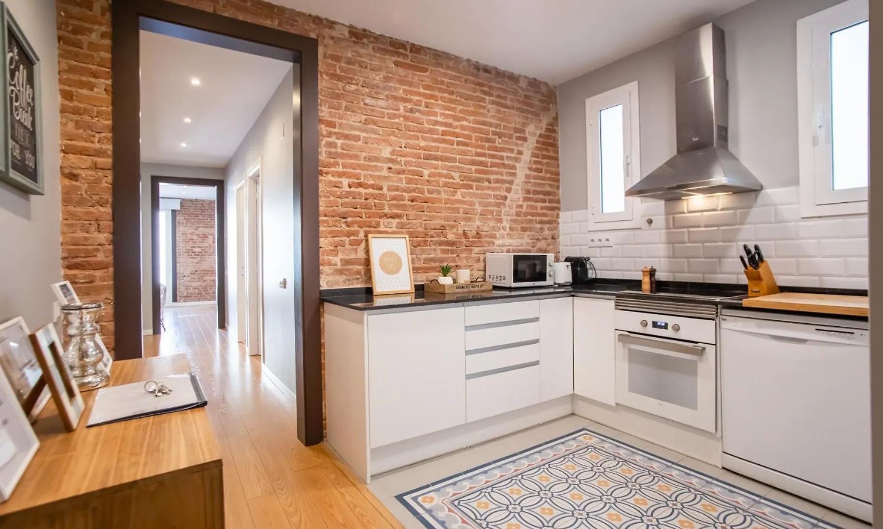 24Mal1073-Marvellous 2Br Flat Near Sagrada Familia Apartment Barcelona Spain