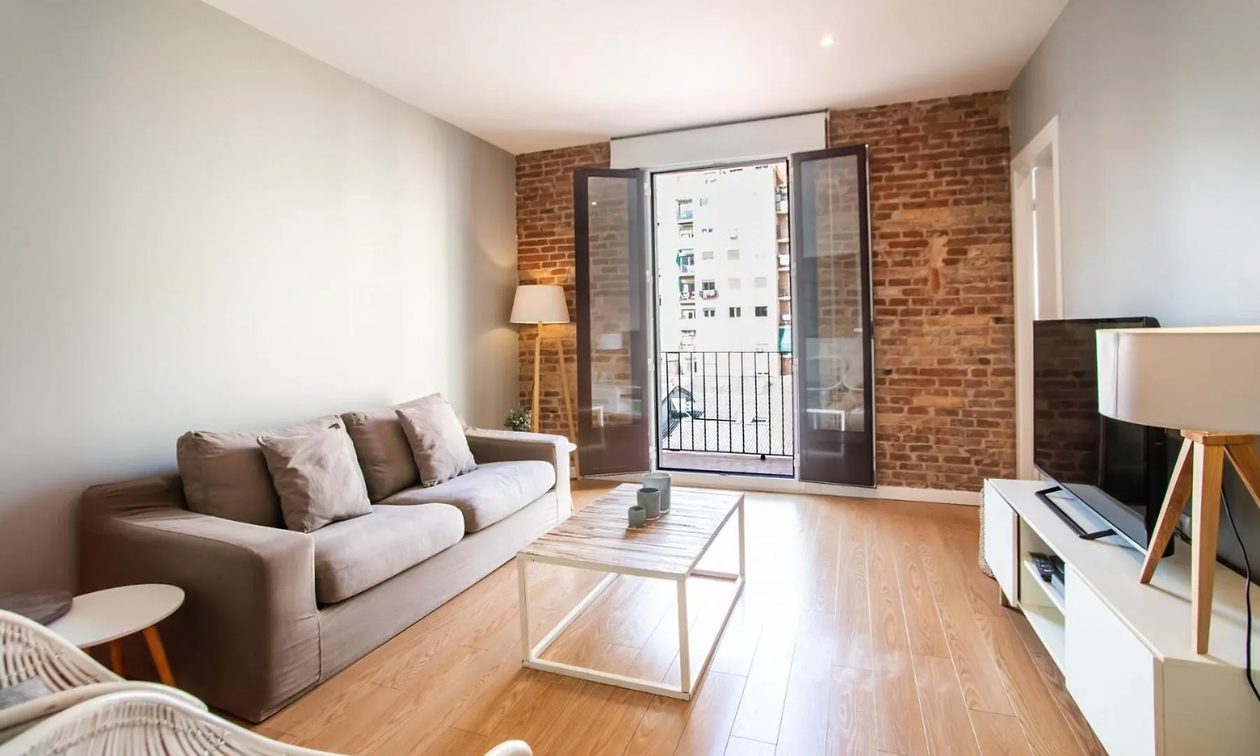 24Mal1073-Marvellous 2Br Flat Near Sagrada Familia Apartment Barcelona